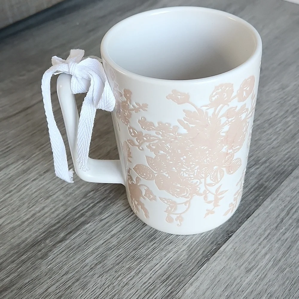 Beautiful ivory mug with pink floral detail. NWT. 16 oz - Picture 1 of 5